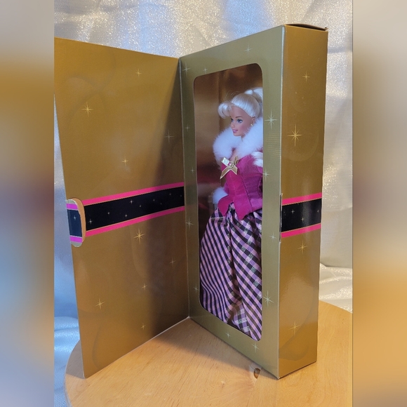 NIB VTG Mattel Barbie Winter Rhapsody 1996 An Avon Exclusive 2nd in a Series - Picture 7 of 16
